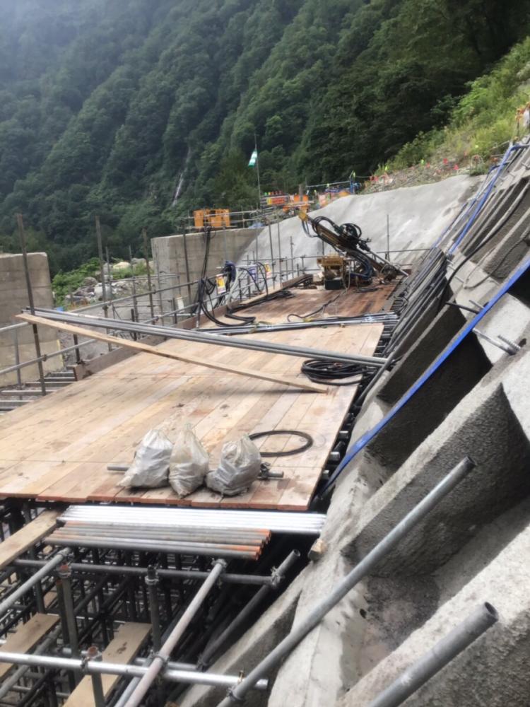中新川郡・法面鉄筋挿入工事